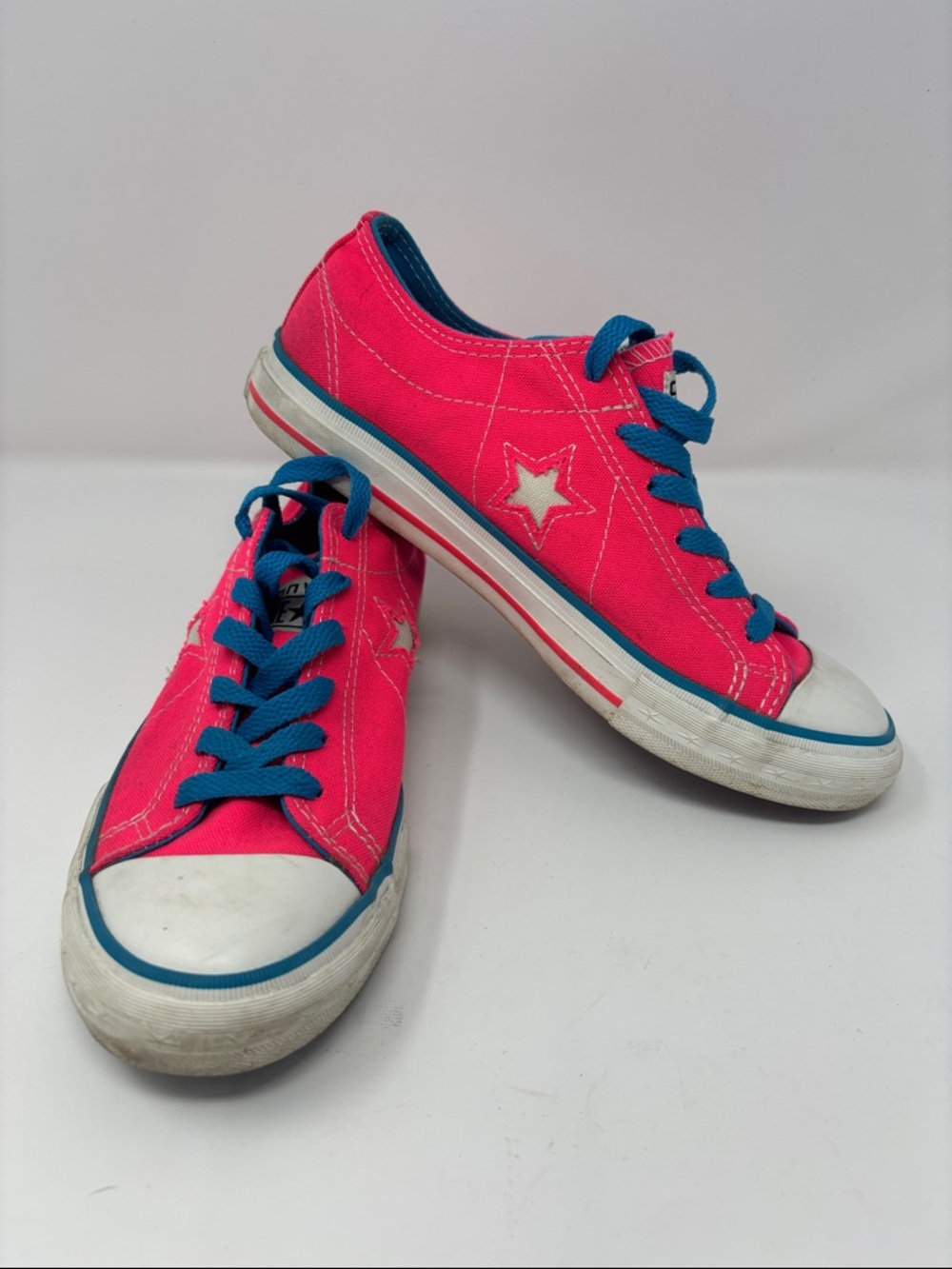 Converse Hot Pink Canvas‎ Star Sneakers with Blue Laces 7.5